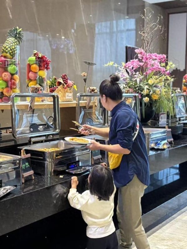 金来源配资 星级酒店推出10元自助早餐，近百种餐品任选，经理：早餐月卡每月限量100张，近两月均售罄